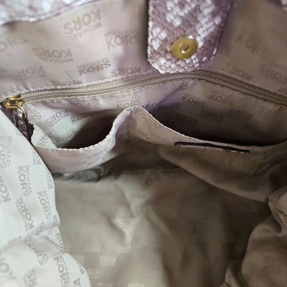 Michael Kors Snakeskin Tote Bag With Gold Hardware & Tassel Accent READ - Picture 11 of 16